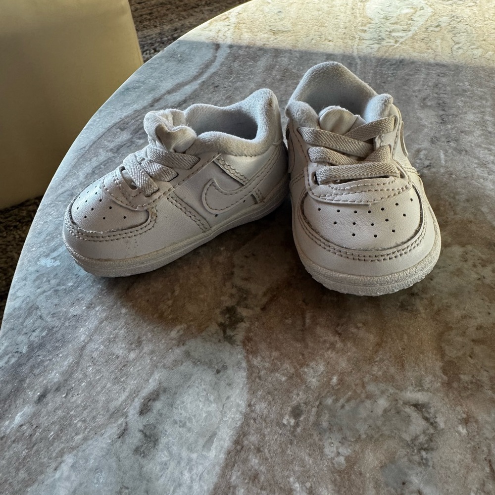 Nike White Sneakers Classic Design